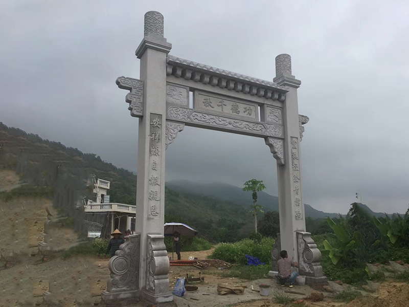 一門花崗巖石牌坊(圖1)