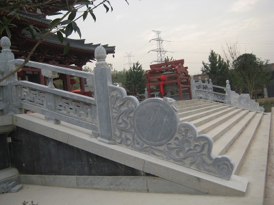 寺廟臺(tái)階石欄桿