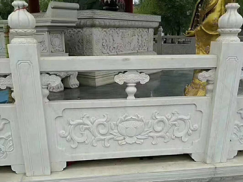 景區湖面漢白玉石欄桿